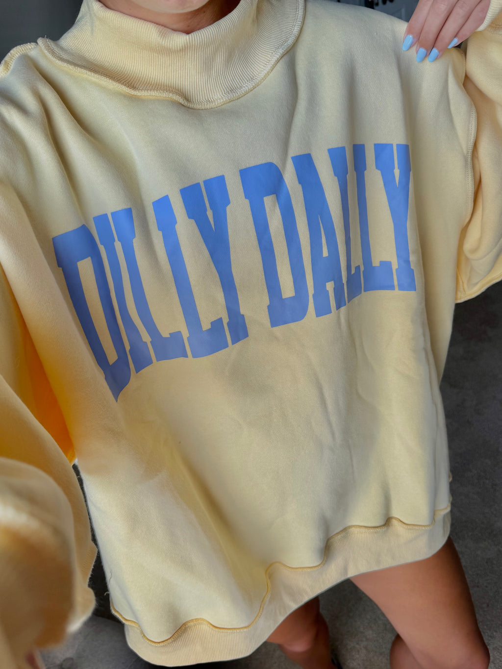 Dilly Dally Mockneck in Yellow